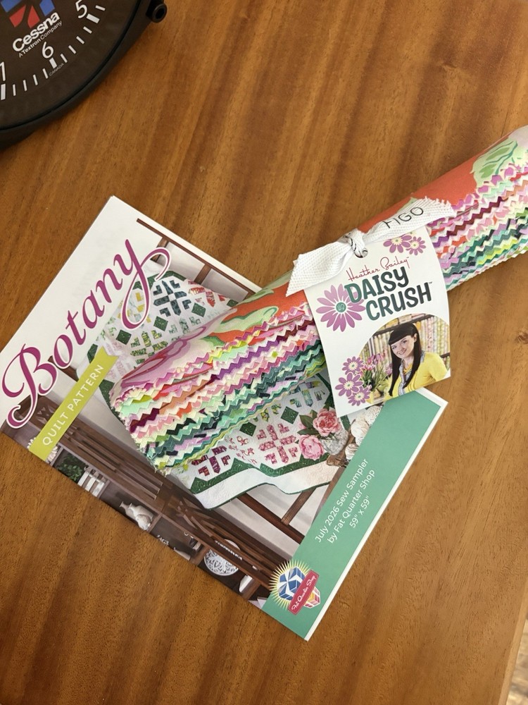 July 2026 Sew Sampler Botany DAISY CRUSH Jr Jelly Roll & Pattern
