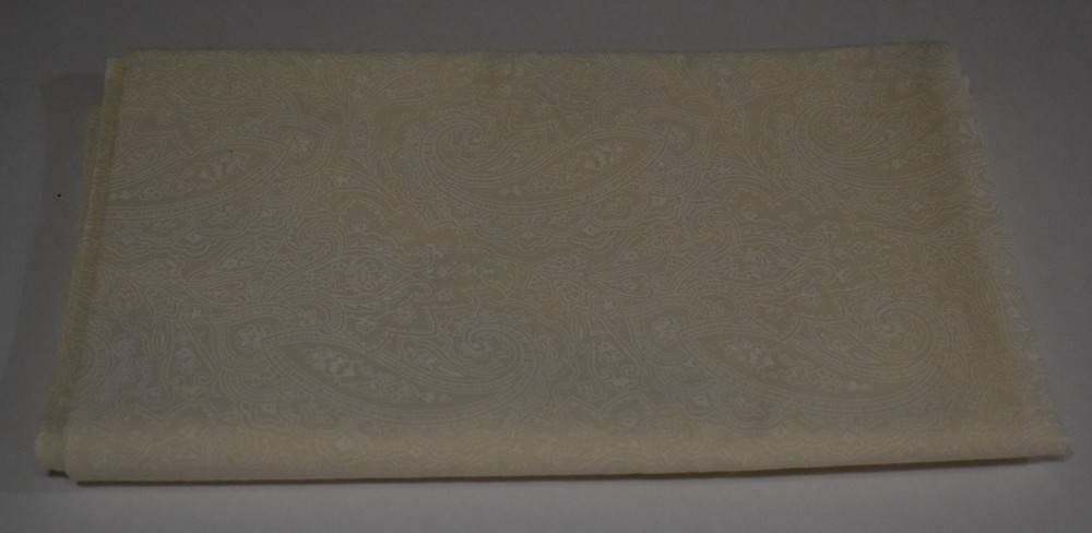 1 yd x 45″ BEIGE CREAM PAISLEY cotton fabric LOW VOLUME blender background