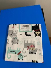 BRAND NEW CREATE IT 100% COTTON PLAYFUL CAT PRECUT SEWING AND CRAFT FABRIC 18X21