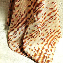 Duralee Geometric Pattern Reversible Designer Fabric Sample Beige Pink Mauve US