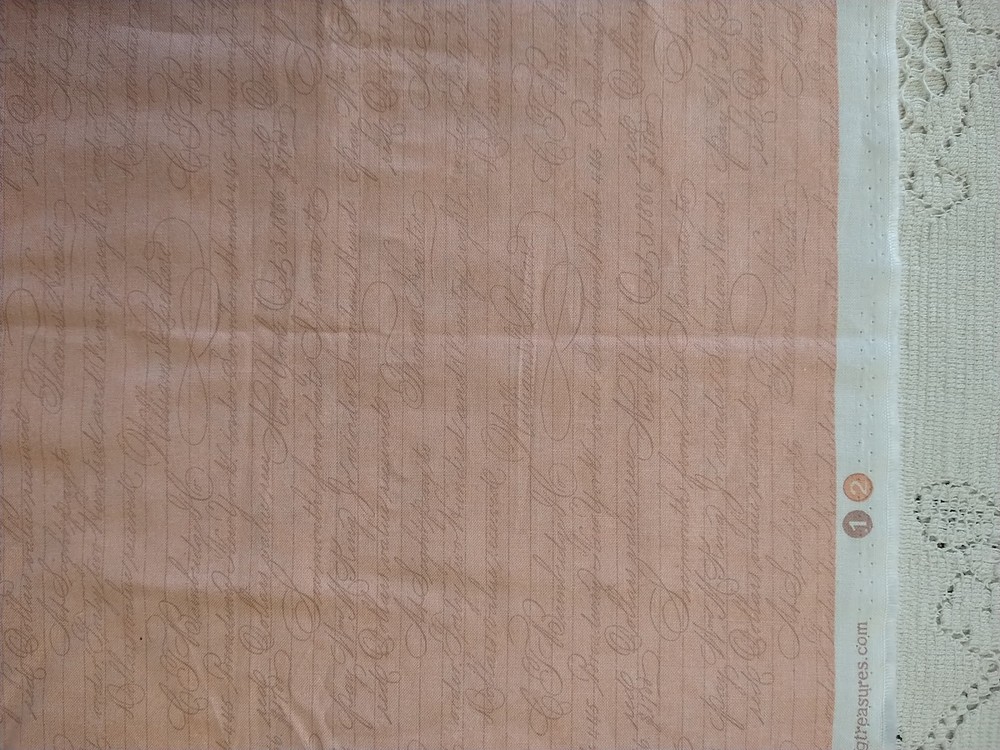 REMNANT Santoro London Quilting Treasures Script Signatures Peach Gold 15″ x 25″