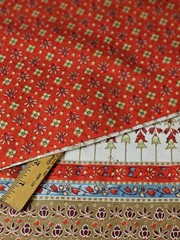 Vintage Border Print Fabric Flowers Beige Red Blue 1 Yds 21″ L x 41″ W Cotton