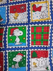 2 VINTAGE 2001 FAT QUARTERS SNOOPY PEANUTS PATCHWORK CHRISTMAS FABRIC