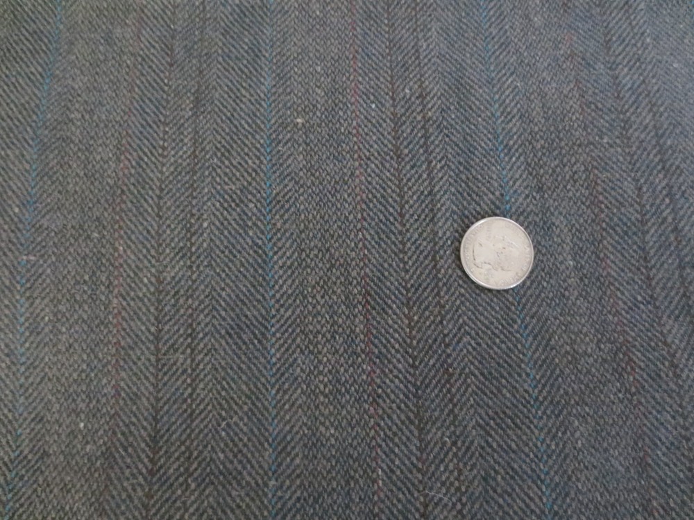 5196. Soft GREY HERRINGBONE Wool or Wool Blend FABRIC – 60″ x 1-3/4 yds.