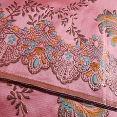 5 YARDS LOT PINK METALLIC BROCADE FABRIC 54″ FLORAL EMBOSSED SCALLOPED EDGE