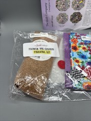 The Scarlet Thread Flower Pin Needle Cushion Fabric Quilting Kit Flowers