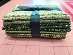 7 Fat Quarters Cotton Quilting Sewing Crafts Green Cream Fabric JO-ANN