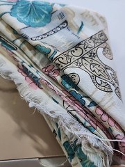 40s 50s Floral Motifs Cotton Fabric 36.5″w X 1.1yds Feedsack Style STAINED