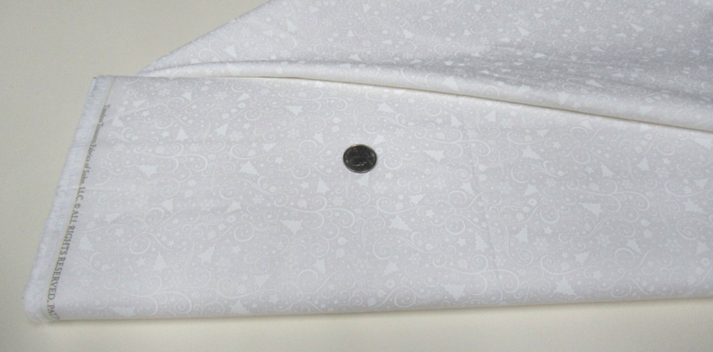 Timeless Treasures quilt-craft fabric TREES & ORNAMENTS white 2 yds (c-3540) Hue