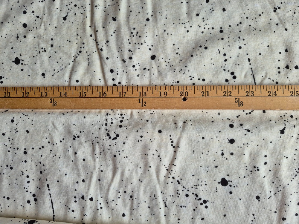 CREAM BLACK SPLATTER POLYESTER BLEND KNIT FABRIC 2 WAY STRETCH 36X57″ + REMNANTS