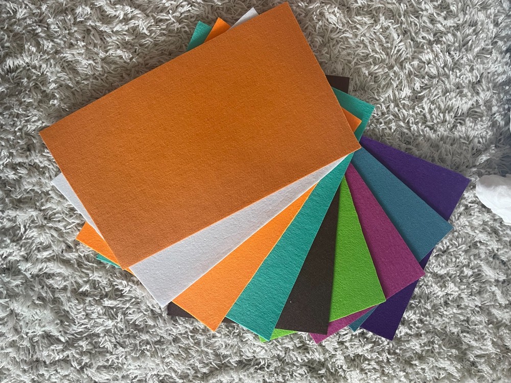 Different Color Square & Rectangular European 17 Pieces Wool Felt Shets