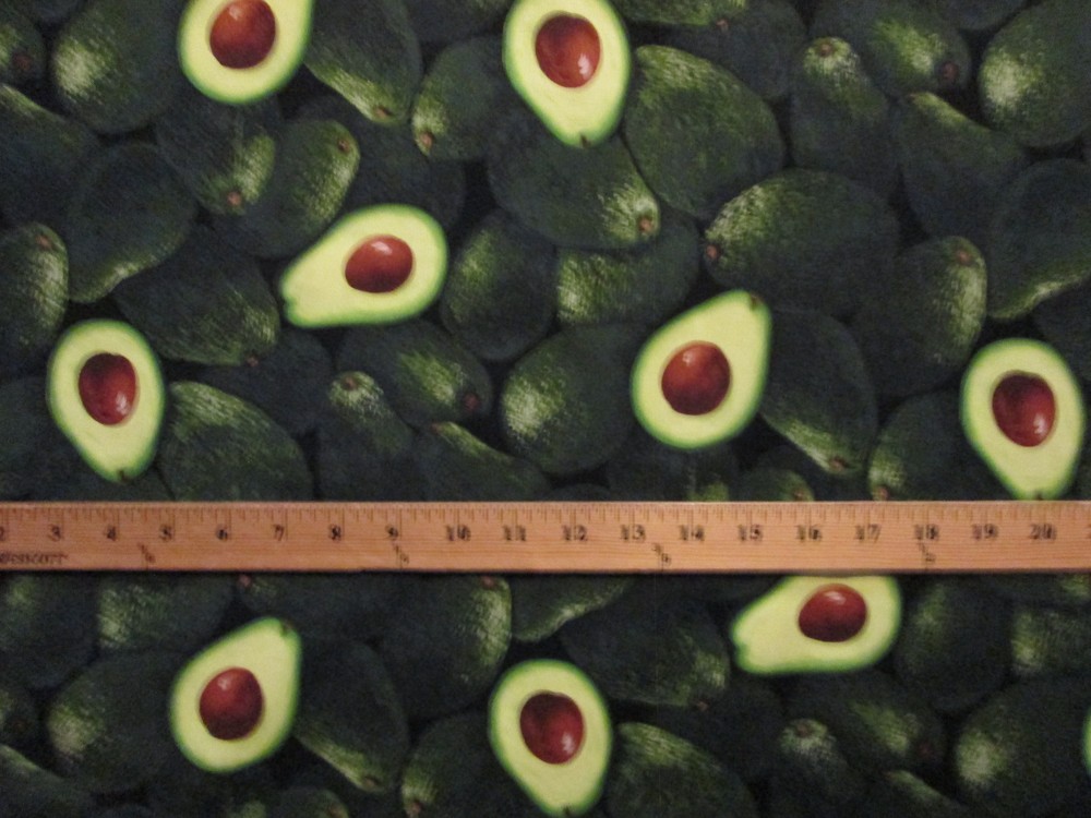 AVOCADOS GREEN REALISTIC SNACKS FOOD COTTON FABRIC FQ