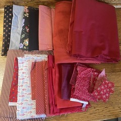 Lot of Cotton Quilting Fabric Prints/Florals/Solids 2+ Pounds Red/Black Scraps
