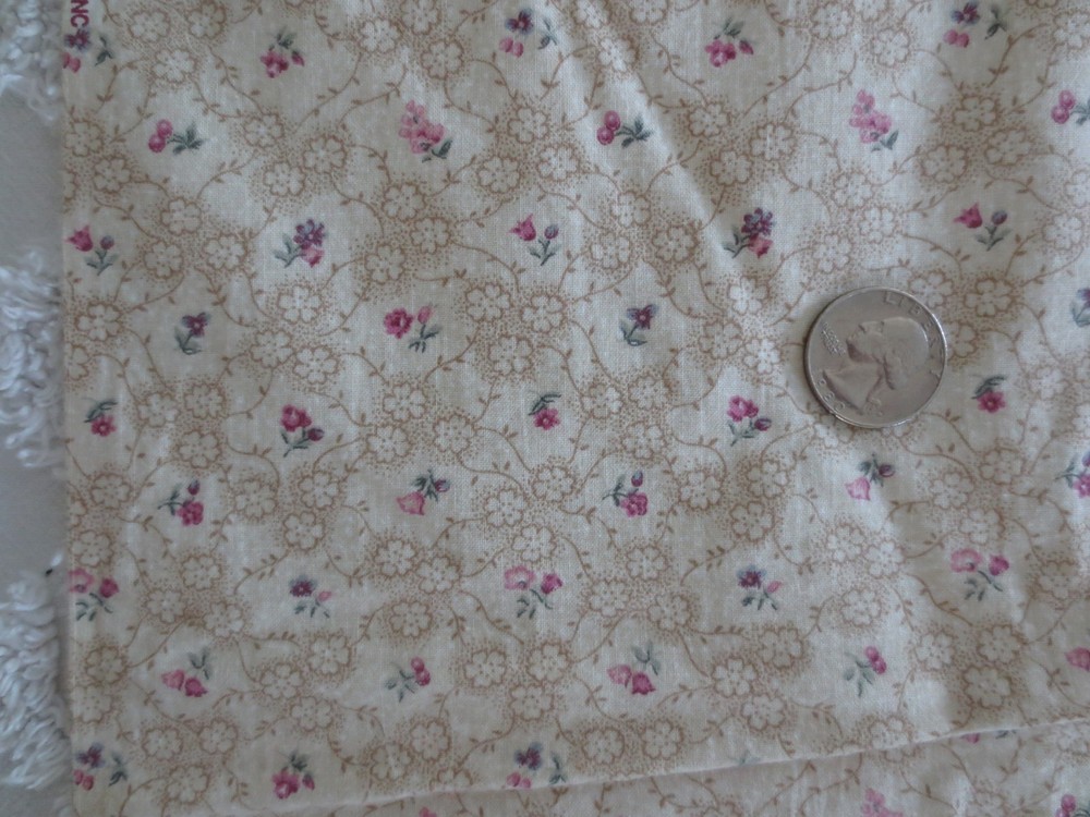 5098. Peter Pan TAN FLORAL Craft, Quilting COTTON FABRIC – 41″ x 1-3/4 yds.