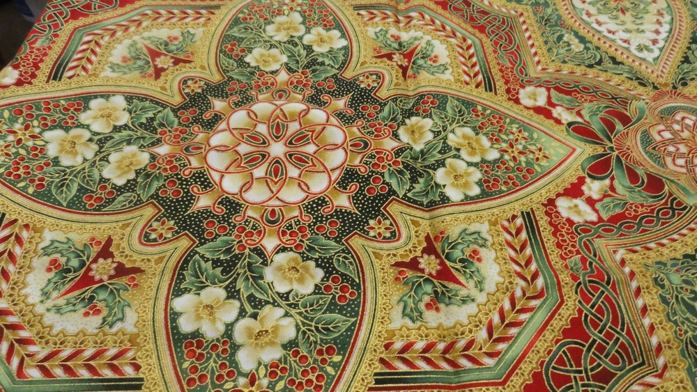 Robert Kaufman Holiday Flourish Peggy Toole 16555 Japan 1 Yd Holly/Floral