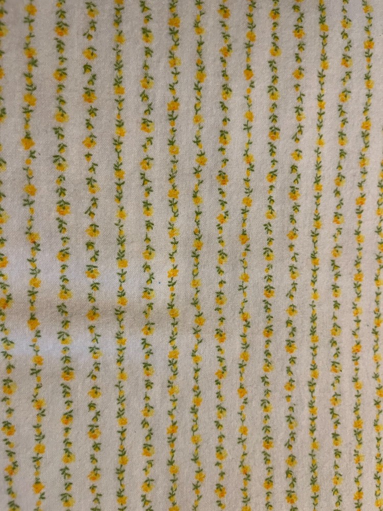 26-08-512 Flannel Fabric-white with yellow/green rosebud stripes-1 yd 34″ x 43″