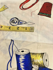 VTG LARGE SCALE Sewing Theme Sewing Machine Buttons Thimble Scissors 44″x25″