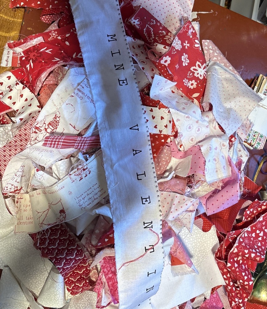 FABRIC Lot SCRAPS PIECES Valentine QUILTING COTTON 1 1/2 Pounds