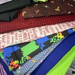 26 Fabric Lot Large Remnant Pieces 13 lbs-Most 1 Yard or More