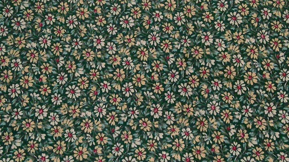 Fabric Springs NEW Small White & Yellow Daisies on Hunter Green 9″ x 23″ $2.95