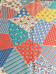 VTG 1970`s Feedsack Repro Patchwork Crazy Cheater Quilt Primary Colors 36″W BTFQ