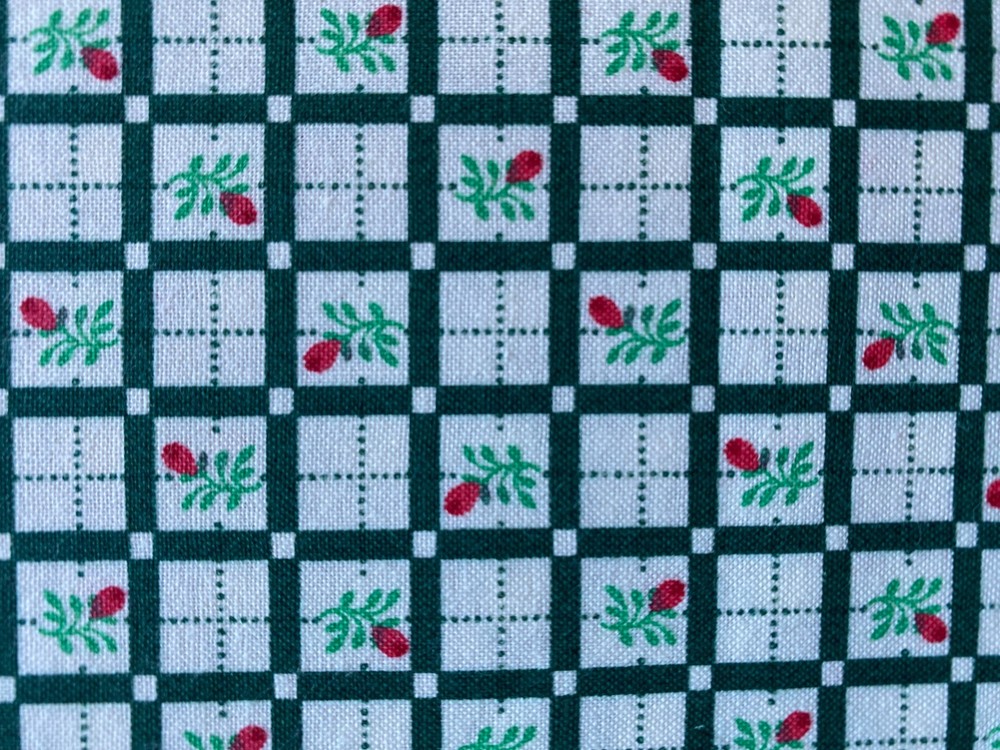 NTT FABRIC 1989~Tiny Rose Bud Blocks~SMALL SQUARES~Green Red Cream~SINGLE STEM~