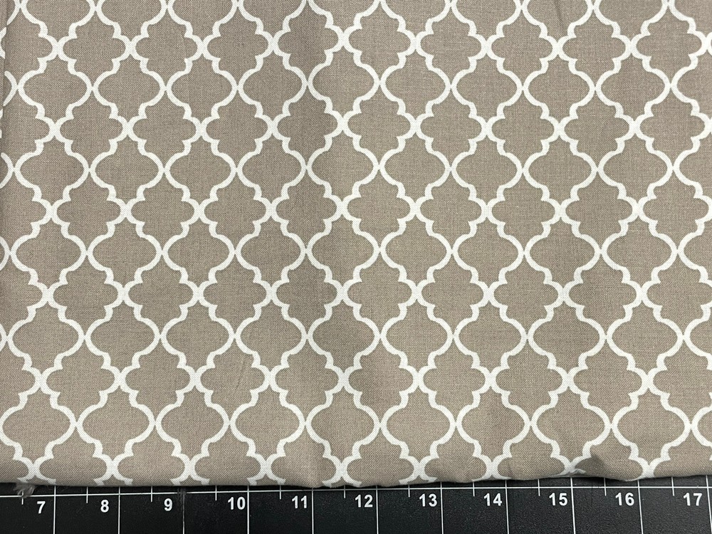 Tina Scrap Leaves Moroccan Tile Mosaic Simple Gray White Cotton Fabric 9″x21”