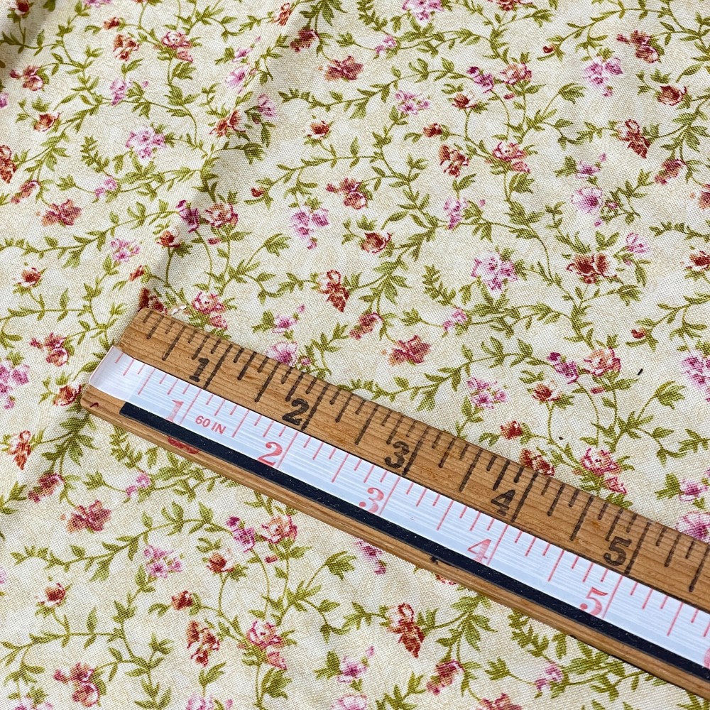 Hoffman California International Fabrics Small Red Pink Rose 100% Cotton C546