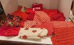 Vtg 2.1 lb Mixed Lot Red Retro Fabric Remnants Scraps Sewing Crafts Quilting