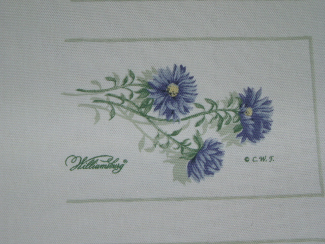 1 fabric panel, 6 sets of oven mitt tops, FLOWERS – WILLIAMSBURG PRINT – ASTERS