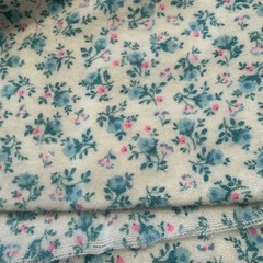 2 Lbs Mixed Lot Floral Bees Fabric Remnants Scraps Sewing Crafts Quilting