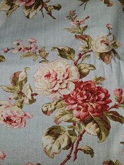 Red Rooster Fabrics Studio “Mrs Miniver”Roses On Blue Cotton Fabric 5 Yrds X 45”