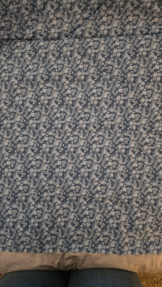 Blue Floral Unbranded Fabric 100% Cotton 6.5 Yards X 40″ Wide