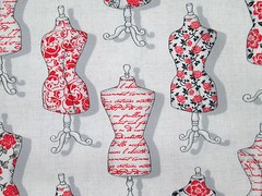 ANTIQUE SEWING MACHINES RED BLACK SEWING ITEMS COTTON FABRIC FQ
