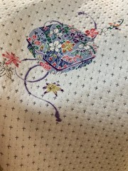 Vintage Japanese kimono silk fabric / smooth weave, white base, box D48