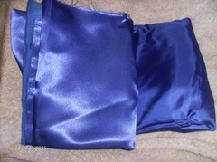 VINTAGE PURPLE SATINQUE FABRIC 4/5 YD x 62″ W + PC 60″ x 30″ WASH & DRY NEW