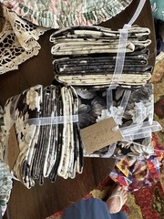 Black, white & beige Floral 7 Fat Quarters – 3 Sets