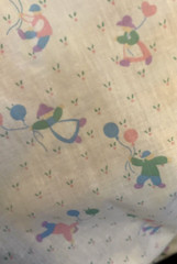 VTG 70-80`s Pastel Sunbonnet Kids W/ Balloons Juvenile Fabric 45″ x 108″