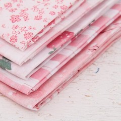 Threadart Exclusive 5 Fat Quarter Bundle Set – White and Pink 100% Cotton Fabric
