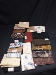 Lot of 20 Fat Quarters Cotton Fabric Mixed Colors & Themes