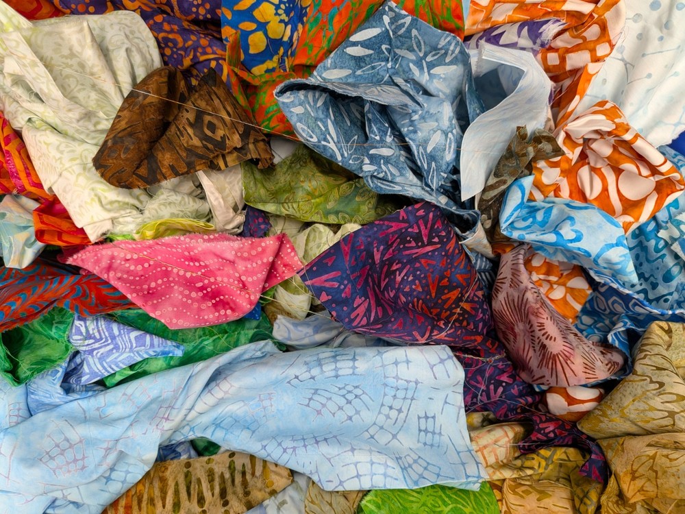 Lunn Fabric Scraps 1 Pound ~4 Yards Artisan Batik Only Grab Bag Scrap