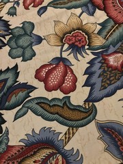 Waverly Greenfield Jacobean Floral Drapery Upholstery Cotton Screen Printed
