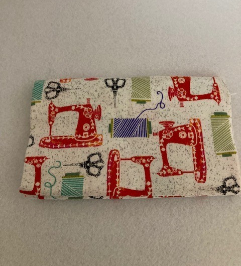 Fat Quarter – Sewing Theme – Sewing Machine, Thread & Scissors – Fun Colors
