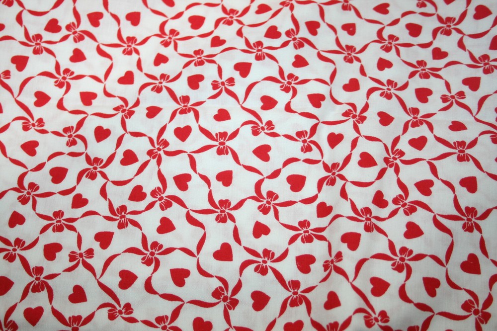 HEARTS WITH RIBBONS AND BOWS ON WHITE – 100% COTTON FABRIC