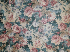 3 1/2 YARDS HOUSE ‘N HOME FLORAL FABRIC ~ UPHOLSTERY / DRAPERY