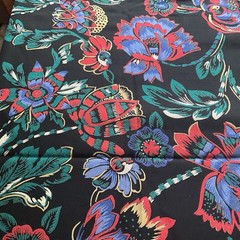 Bold Vibrant Blended Fabric Double Sided 2.5 Yards x 60″ Wide Floral Pattern VTG