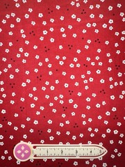 XL SCRAP 10X22″ Summer or Winter White Flowers on Cherry Red Fabric $1.32 sh