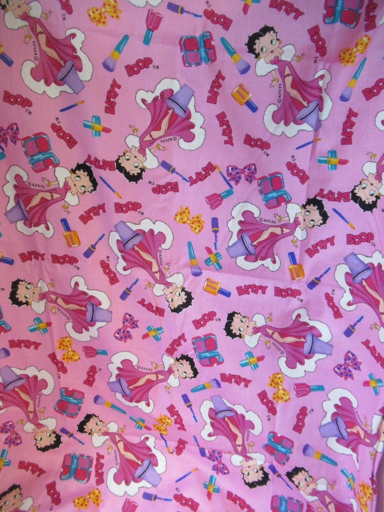 BETTY BOOP MAKEUP AND GLAMOUR” VTG 1998 VERY RARE PINK COTTON FABRIC 34″X44″