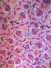 BETTY BOOP MAKEUP AND GLAMOUR” VTG 1998 VERY RARE PINK COTTON FABRIC 34″X44″