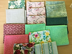 LOT OF 15 FAT QUARTERS COTTON FABRIC ASSTD COLORS & DESIGNS, BLENDERS